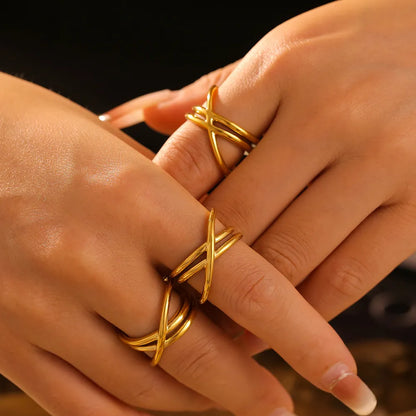 Golden Intertwined Rings: A Touch of Modern Elegance