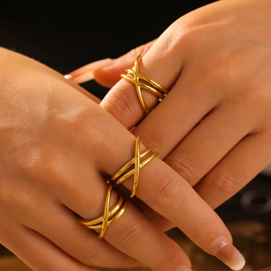 Golden Intertwined Rings: A Touch of Modern Elegance